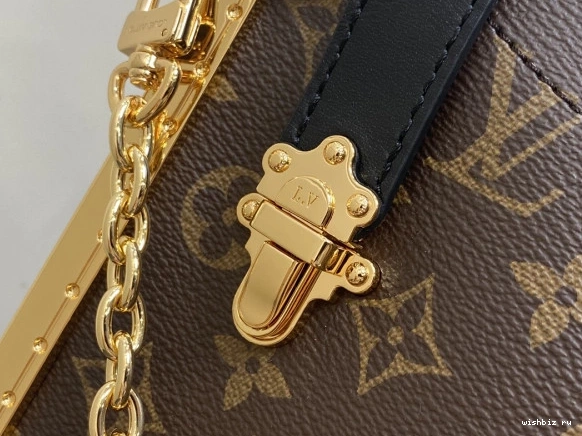WIS VUITTON Trunk Lucky LOUIS 0923